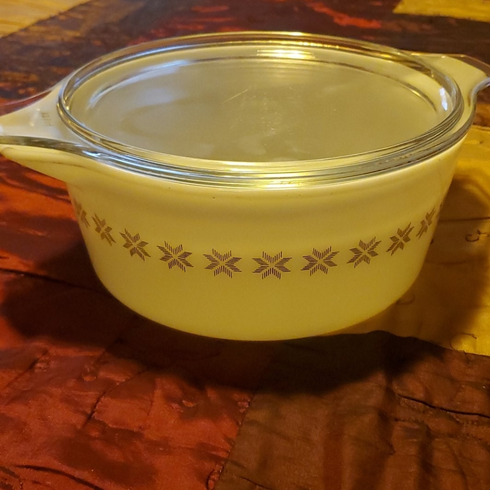 Vintage Pyrex Casserole Dish